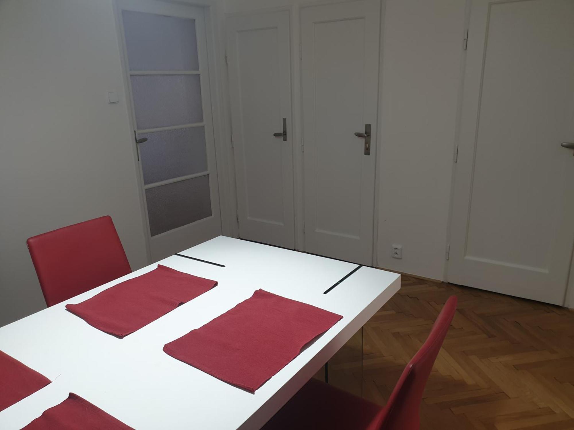 Newly Refurbished Central Прага Екстериор снимка